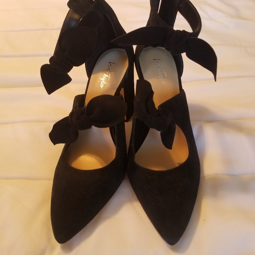 New with sticker lord and taylor heels